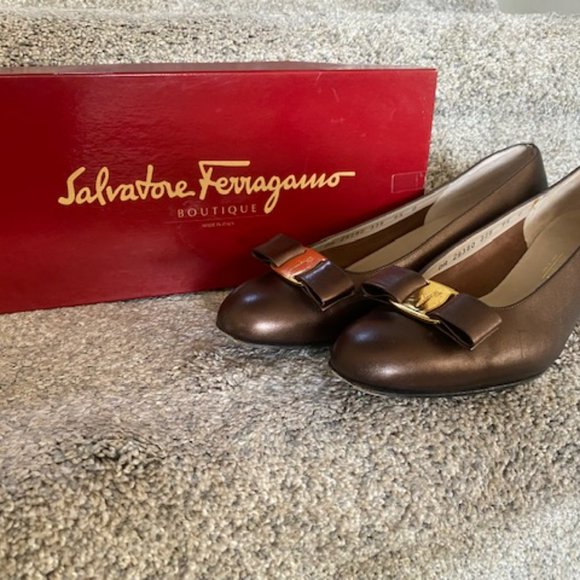 Salvatore Ferragamo Shoes Copper Bow - Picture 11 of 11